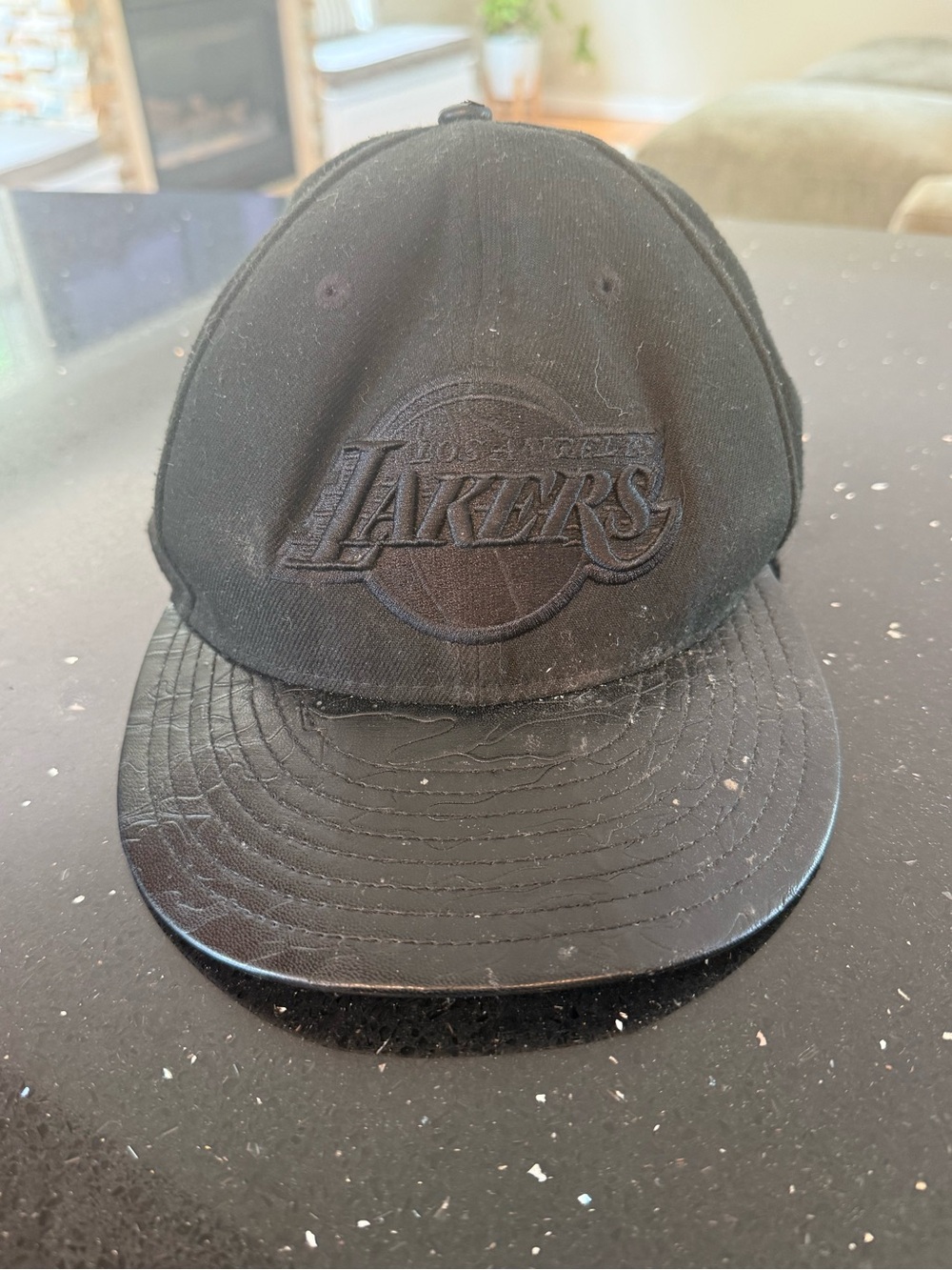 Los Angeles Lakers Black Embroidered Snapback Cap